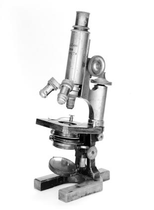 Zeiss stand IVa laboratory compound microscope