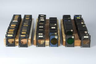 trays (3) with optical filters