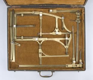 set of 3 anthropometric instruments in case