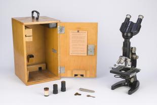 Zeiss stand ESG Bitukni binocular compound microscope