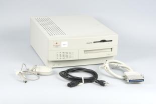 Apple Power Macintosh 7100 personal computer