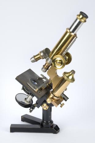 Leitz large traveling compound microscope
