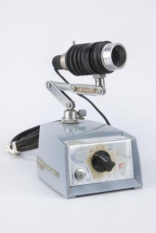 AO model 651 variable microscope lamp