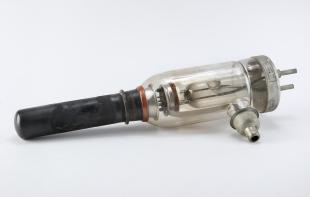 high-power vacuum tube triode