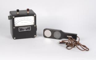illumination meter with quartz filter