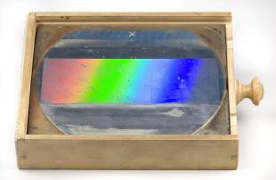Rowland concave diffraction grating