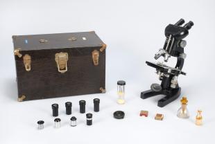 Leitz LMBI-T laboratory binocular compound microscope