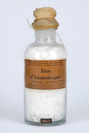 stoppered glass bottle of "Alun d'Ammoniaque"