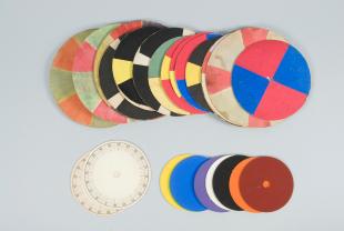 Maxwell disks for use with color wheel