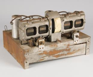 4-tube radio receiver chassis