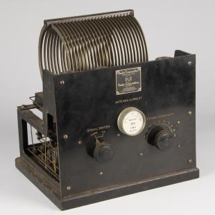 RCA ET-3619 AM / CW radio transmitter