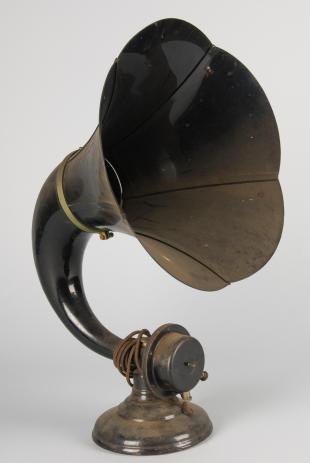 Burns Concert model 120 horn loudspeaker