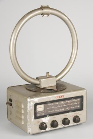 Guest IT-161R loop-antenna radio direction finder and receiver