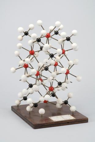 mineral molecular model: scheelite
