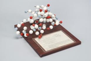 mineral molecular model: berlinite