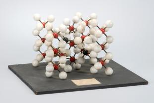 mineral molecular model: andalusite