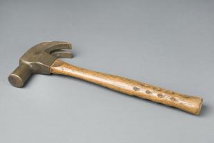 non-magnetic claw hammer